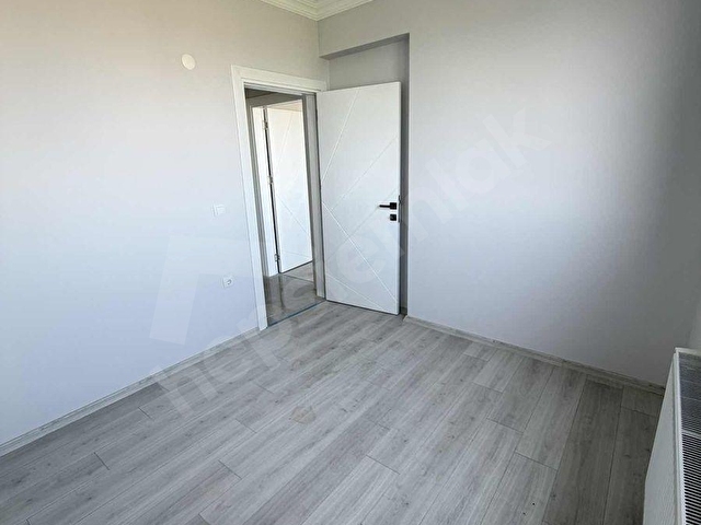 HASKÖYDE CADDEYE CEPHE EBEVEYN BANYO ÇİFT BALKON 2+1 İSKANLI - Görsel 8