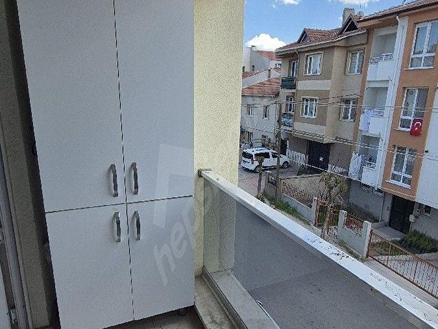 ÇAMLICA MAHALLESİNDE KAPALI PAZAR ARKASINDA KİRALIK DAİRE - Görsel 15