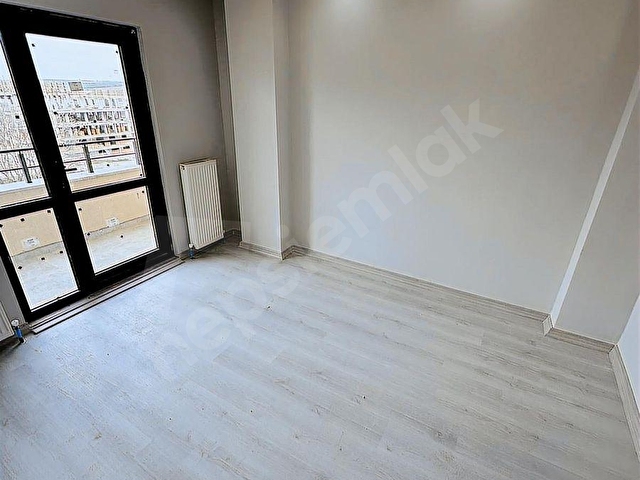 CUMHURİYET MAHALLESİNDE OTURUMA HAZIR 2+1 DAİRE VİRA GAYRİMENKUL - Görsel 15