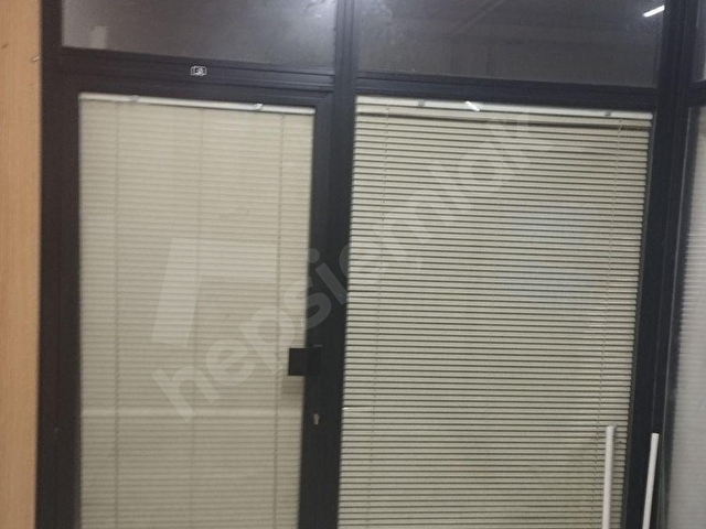 Şehrin merkezi noktasında satılık iş yeri - Görsel 4