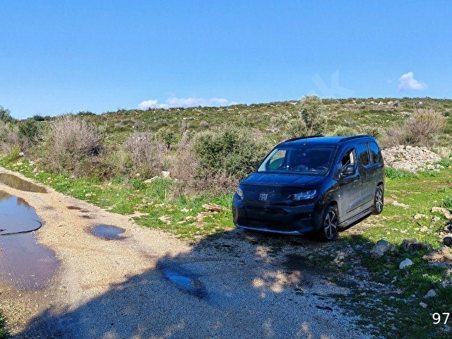 ÇEŞME ILDIR MEVKİNDE KADASTRAL YOLA CEPHELİ SATILIK 5.600 M2 TARLA