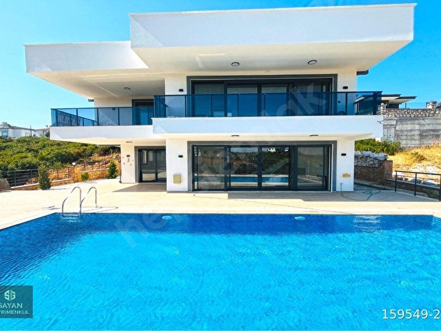 DİDİMDE 5+1 700m2 ARSA İÇERİSİNDE HAVUZLU EŞYALI BAHÇELİ VİLLA