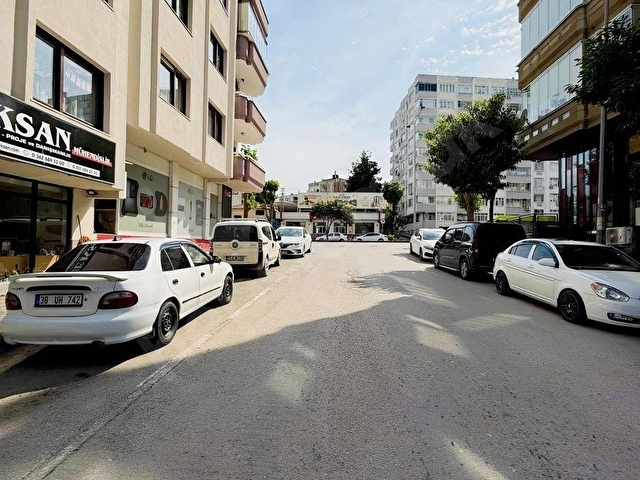 HUZUR SİTESİNDE KUPON BÖLGEDE ÇİFT KATLI OTOPARKLI DÜKKAN - Görsel 5