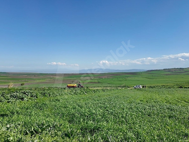 %50 İKİ KAT 539 M2 GÖL MANZARALI YAN YANA 3 ARSA - Görsel 3