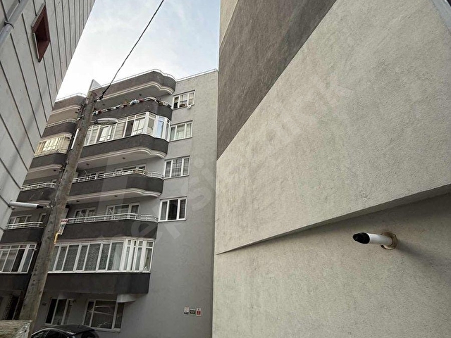 KAYA EMLAKTAN İNCİVEZ SONDURAKTA BALKONLU 1+1 DAİRE - Görsel 6