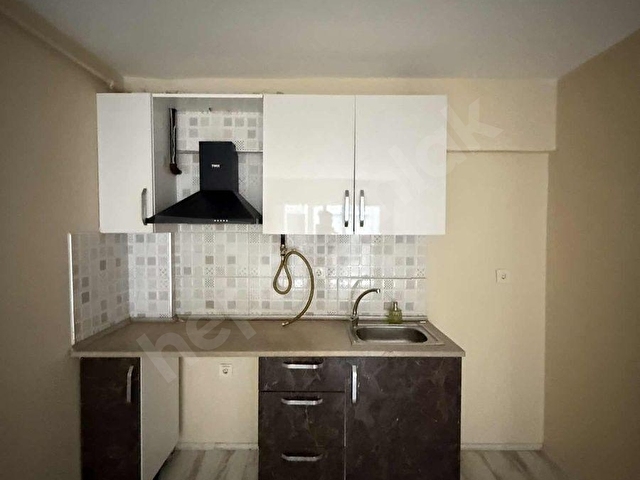 KAYA EMLAKTAN İNCİVEZ SONDURAKTA BALKONLU 1+1 DAİRE - Görsel 7