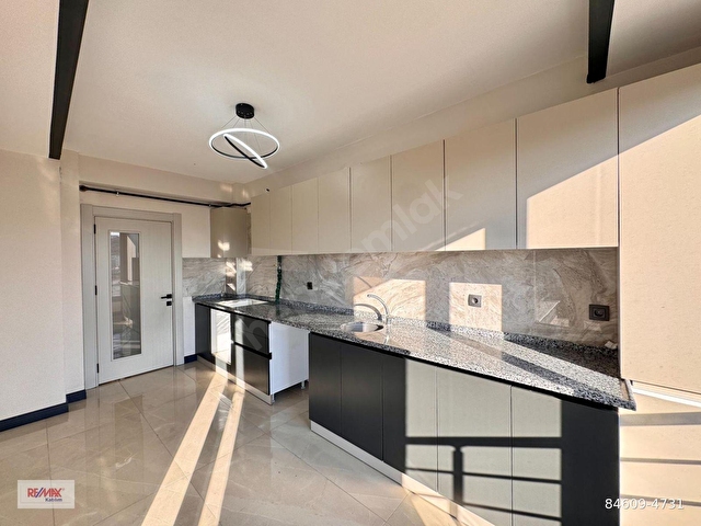 HÜRRİYETTE MÜKEMMEL KONUMLU YATAY MİMARİ SATILIK 3+1 LÜX DAİRE - Görsel 14