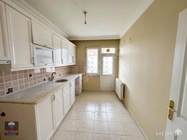 REMAX PARK BARLAS GÜRLERDEN ANA YOLA YAKIN FIRSAT 3+1 DAİRE - Görsel 12