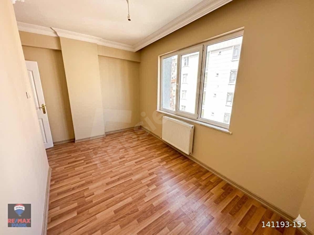 REMAX PARK BARLAS GÜRLERDEN ANA YOLA YAKIN FIRSAT 3+1 DAİRE - Görsel 30