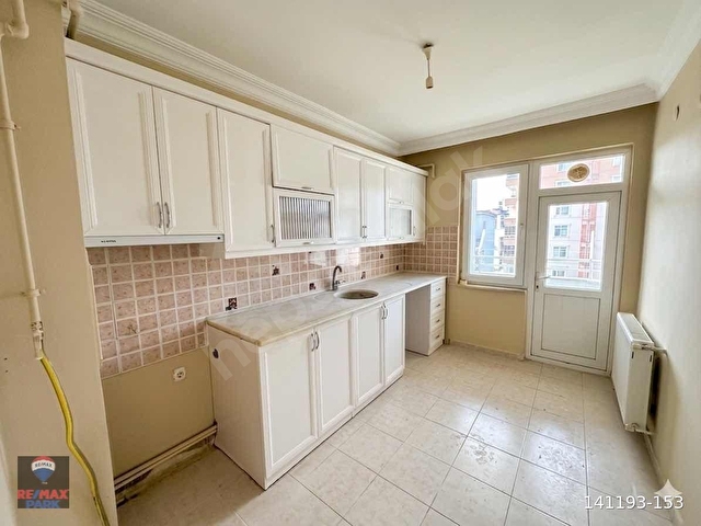 REMAX PARK BARLAS GÜRLERDEN ANA YOLA YAKIN FIRSAT 3+1 DAİRE - Görsel 13