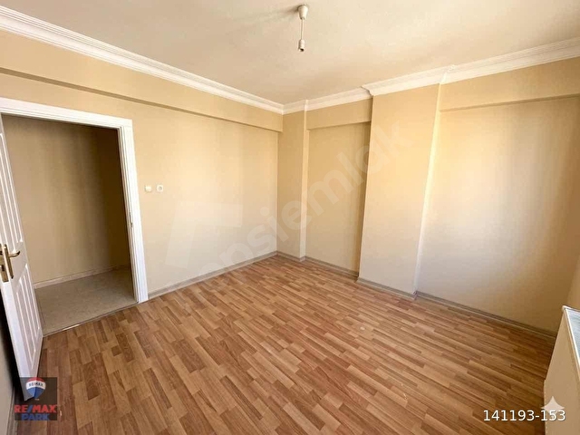 REMAX PARK BARLAS GÜRLERDEN ANA YOLA YAKIN FIRSAT 3+1 DAİRE - Görsel 20
