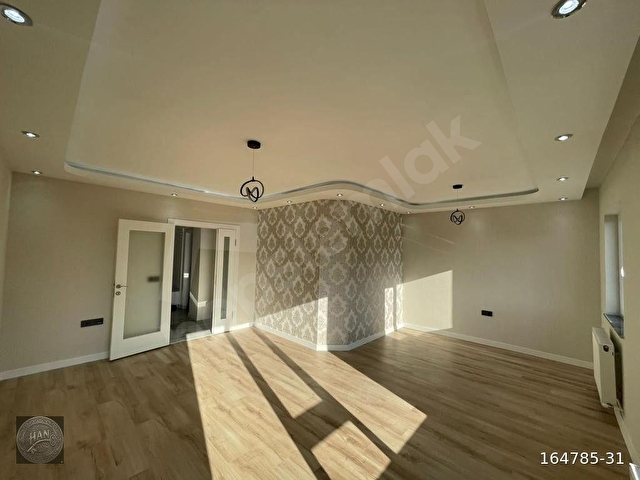 ÖVEÇLER NARLI SK. TEPEDEN TIRNAĞA YENİLENMİŞ ZİNDE 3+1 DAİRE