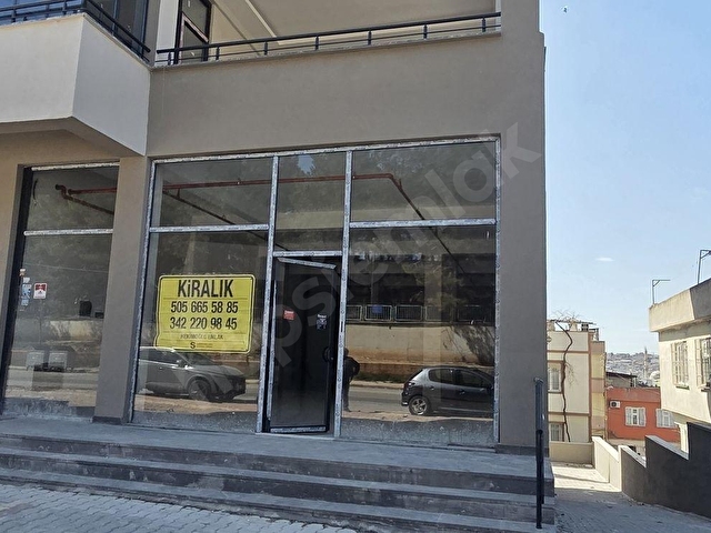 CUMHURİYETDE KURUMSAL FİRMAYA KİRALIK 160 METRE DÜKKAN İSKANLI - Görsel 4