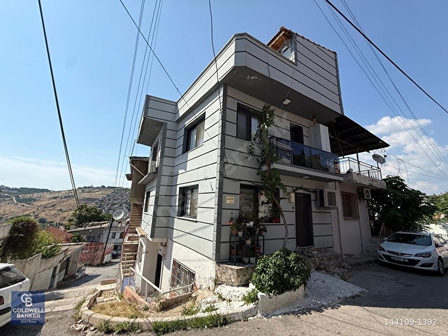 GÜRÇEŞMEDE RESTORASYONLU MANZARALI VE GENİŞ TERASLI 4+1 TRİPLEX
