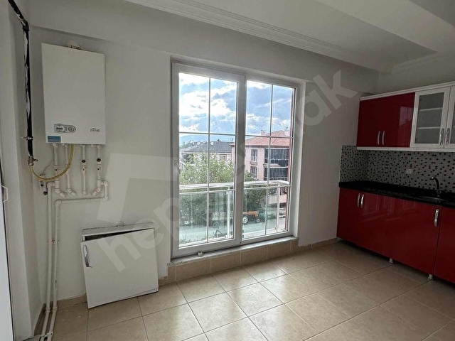 AKAYLAR GAYRİMENKULDEN SATILIK 2+1 GENİŞ DAİRE-3 CEPHE-ARA KAT - Görsel 7
