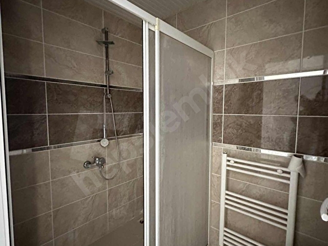 AKAYLAR GAYRİMENKULDEN SATILIK 2+1 GENİŞ DAİRE-3 CEPHE-ARA KAT - Görsel 21