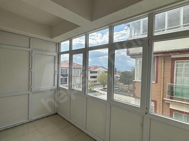 AKAYLAR GAYRİMENKULDEN SATILIK 2+1 GENİŞ DAİRE-3 CEPHE-ARA KAT - Görsel 10