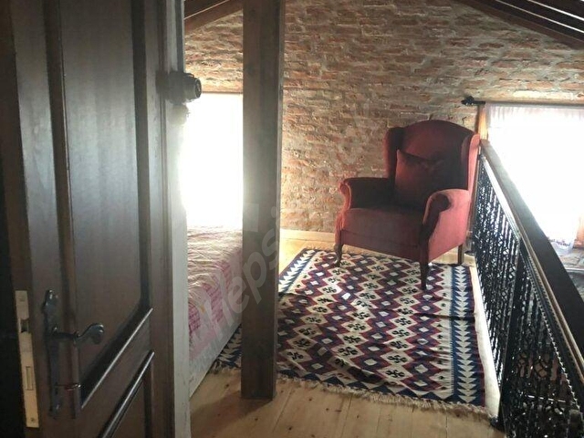 Kuşadası Kirazlı Mahallesi 1 Dönüm Arazi İçinde Satılık 4+1 Havuzlu Müstakil Taş Ev - Görsel 5