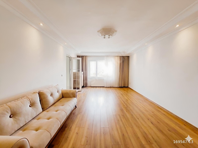 Beylikdüzü Barış Mah 2007 Yapımı İçi Yapılı 3+1 Satılık Daire - Görsel 2
