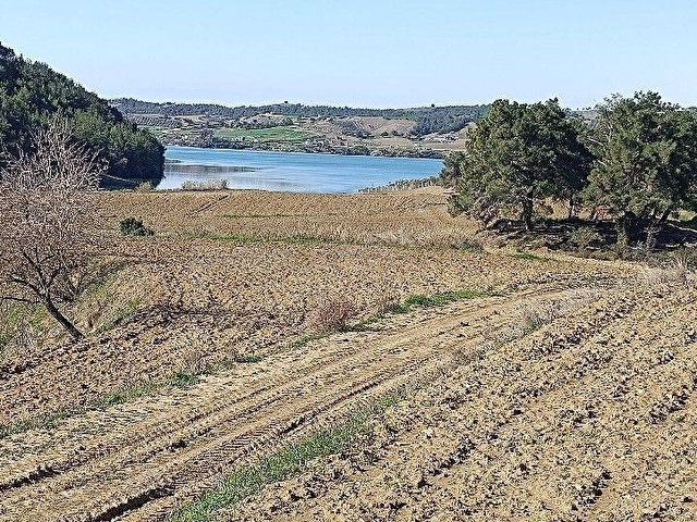 Göl manzaralı 900m2 yol kenarı - Görsel 7