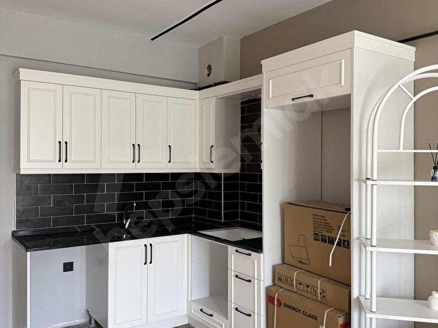 KÖRFEZDE HAVUZLU SİTE İÇERİSİNDE LÜKS EŞYALI 1+1 DAİRE - Görsel 11