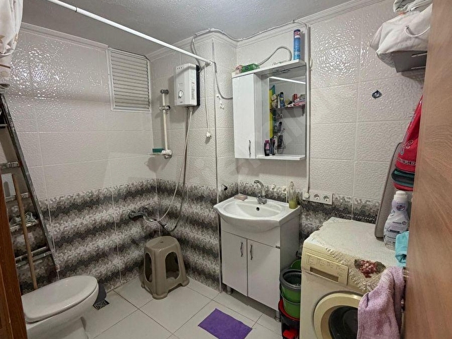 DİKİLİ ÜMMETOLUNDAN 1+1 MERKEZİ KONUMDA 60 m2 FULL EŞYALI DAİRE - Görsel 17