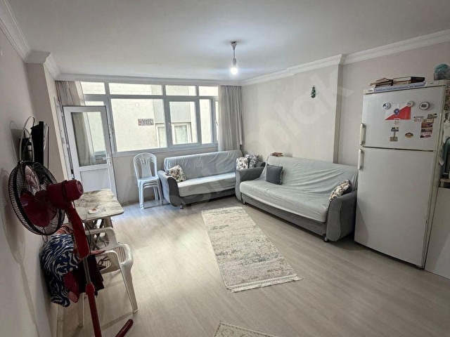 DİKİLİ ÜMMETOLUNDAN 1+1 MERKEZİ KONUMDA 60 m2 FULL EŞYALI DAİRE
