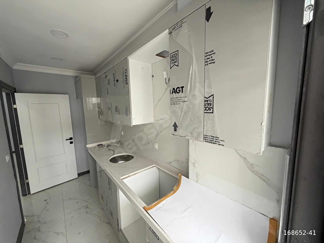 SATILIK 2+1 KUZEY CEPHE SIFIR ARAKAT ASANSÖRLÜ METRO YANI DAİRE - Görsel 6