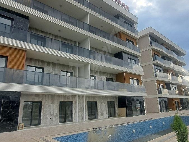 Kuşadası Aydın Yolu Ege Mahallesi Girişi Havuzlu Daire