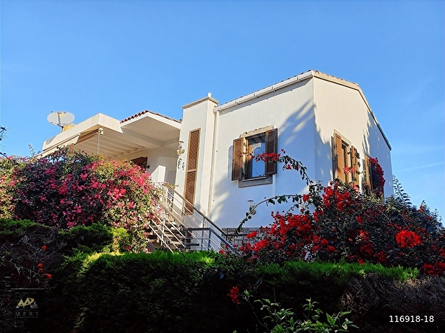BODRUM YAHŞİDE DENİZE 400 MT SATILIK 3+1 ÜST KAT DAİRE