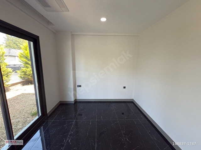 KUŞADASI SOĞUCAK TAM MÜSTAKİL ÖZEL HAVUZLU SATILIK 6+1 VİLLA - Görsel 21