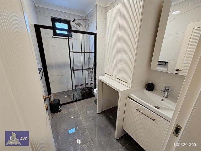 AVCIDAN FENER MARİNEDE DENİZE SIFIR HAVUZ ÖNÜ BAHÇELİ DAİRE ! - Görsel 25