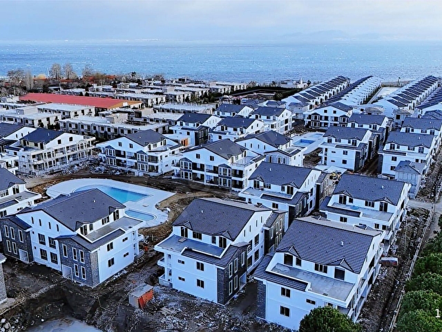 AVCIDAN FENER MARİNEDE DENİZE SIFIR HAVUZ ÖNÜ BAHÇELİ DAİRE ! - Görsel 20