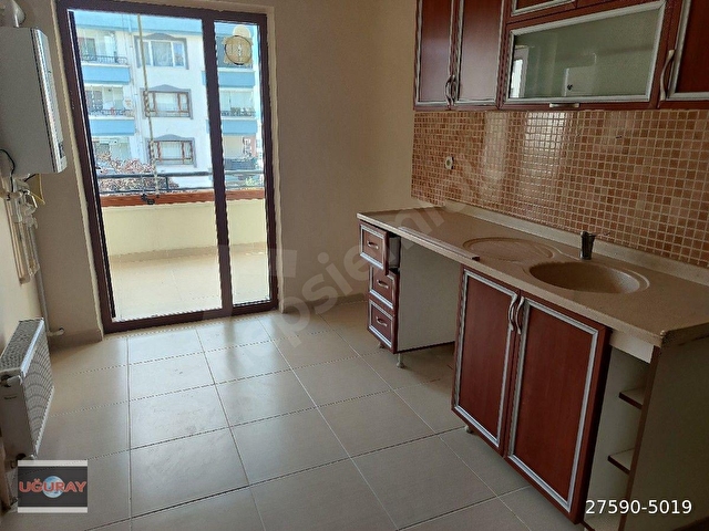 UĞURAYDAN KOMBİLİ ARAKATTA TEMİZ 3+1 90M2 ÇİFT CAM BALKONLU - Görsel 3
