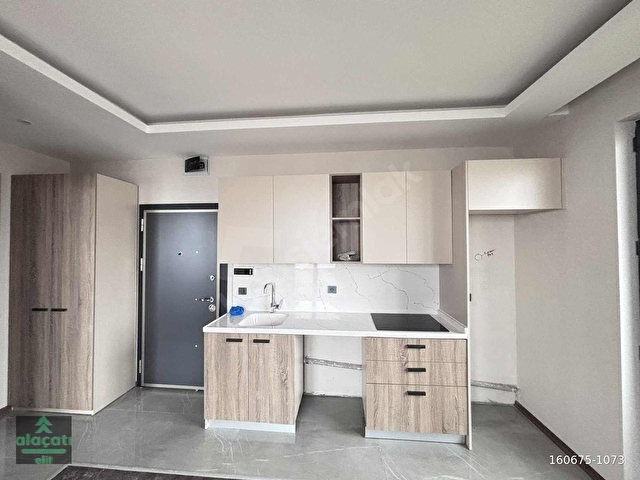 alaçatı ELİTten İSKANLI OTURUMA HAZIR ÖNÜ AÇIK 1+1 DAİRE. - Görsel 4