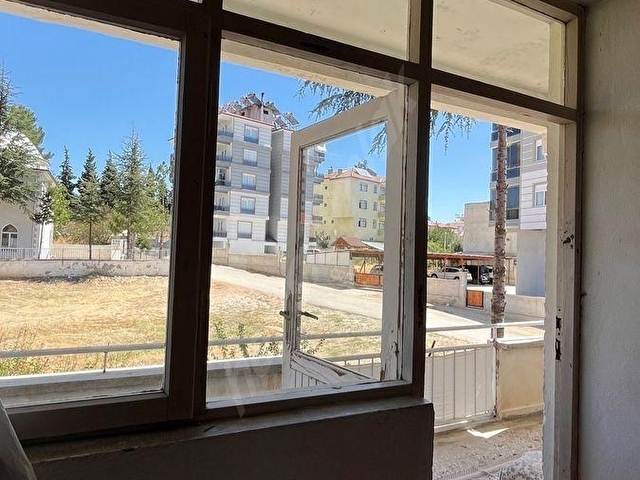 MÜKKEMBEL KONUMDA SATILIK EŞYALI DAİRE - Görsel 16