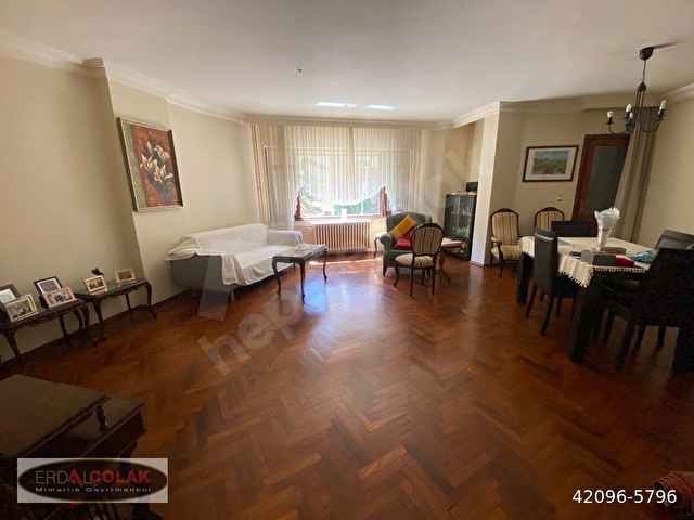 CADDEBOSTAN SARIGÜL SOKAKTA 2+1 125M2 ARA KAT YATIRIMLIK