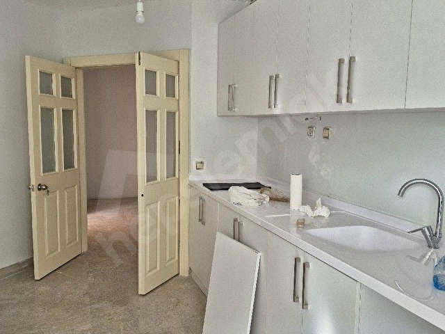 Bestekar Sokak da ön cephe, asansörlü, açık otopark 150 m² 3+1 bakımlı daire - Görsel 7