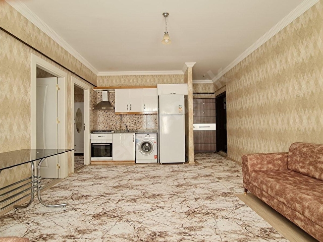 AKTİFTEN ALAÇATI SİTESİNDE EŞYALI BAKIMLI MASRAFSIZ DAİRE - Görsel 2