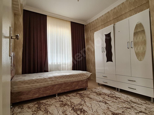 AKTİFTEN ALAÇATI SİTESİNDE EŞYALI BAKIMLI MASRAFSIZ DAİRE - Görsel 15