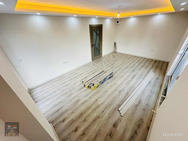 ÇOK GENİŞ EBEVEYN BANYOLU ÇİFT BALKONLU YÜKSEK GİRİŞ