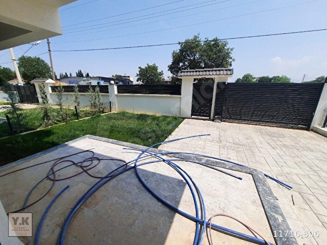 MENDERES MERKEZDE 5+1 TRİPLEKS GENİŞ BAHÇELİ VE TERASLI SIFIR LÜKS SATILIK VİLLA - Görsel 14