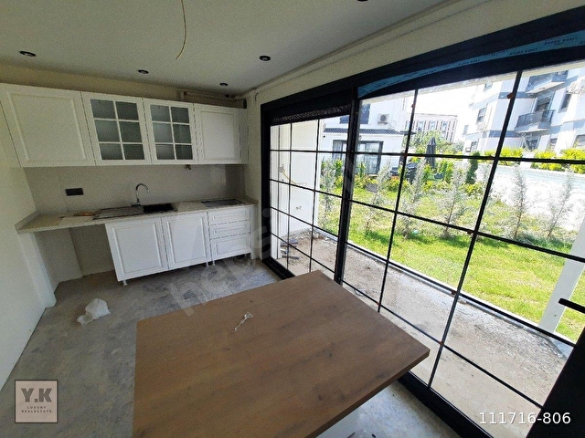 MENDERES MERKEZDE 5+1 TRİPLEKS GENİŞ BAHÇELİ VE TERASLI SIFIR LÜKS SATILIK VİLLA - Görsel 21