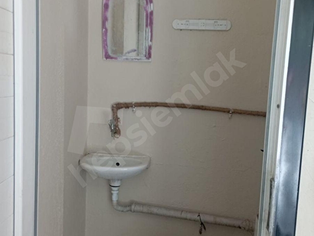 Konak Alsancak Merkezde Kiralık Dükkan 10 m2 - Görsel 7