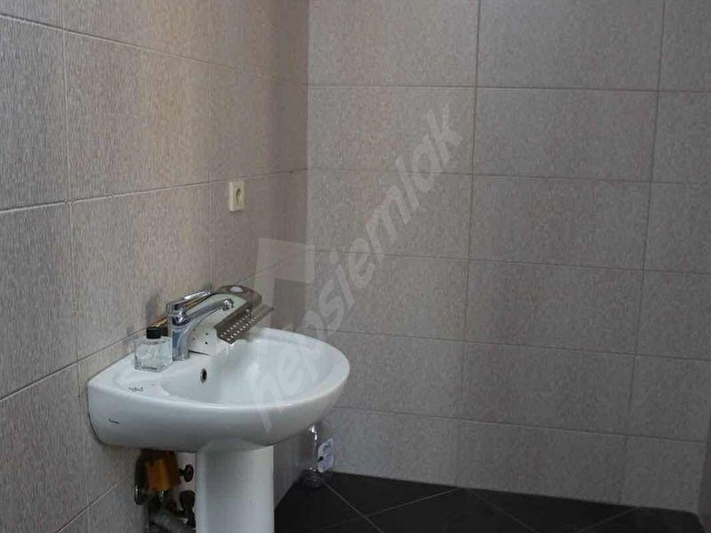 Küçükbakkalköy Prestij caddesi girişinde dubleks ofis 55.000TL - Görsel 11