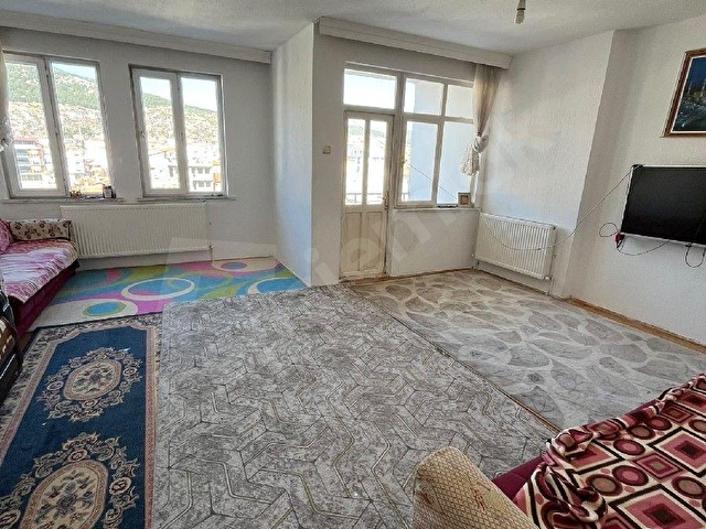 KARACAN EMLAKTAN ÇARŞI MERKEZDE FIRSAT DAİRE - Görsel 2