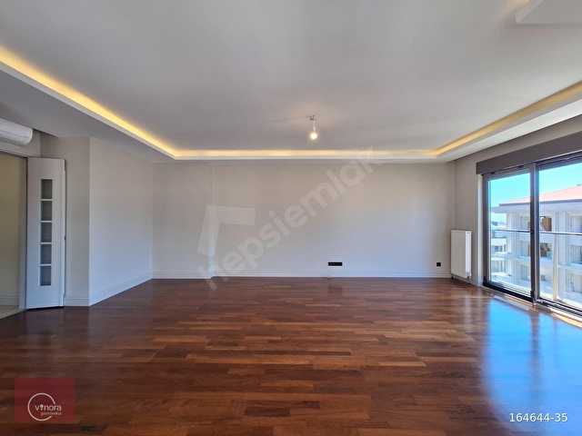 CADDEBOSTANDA SAHİLE VE BAĞDAT CADDESİNE YAKIN BOŞ GENİŞ 4+1 BALKONLU - Görsel 3