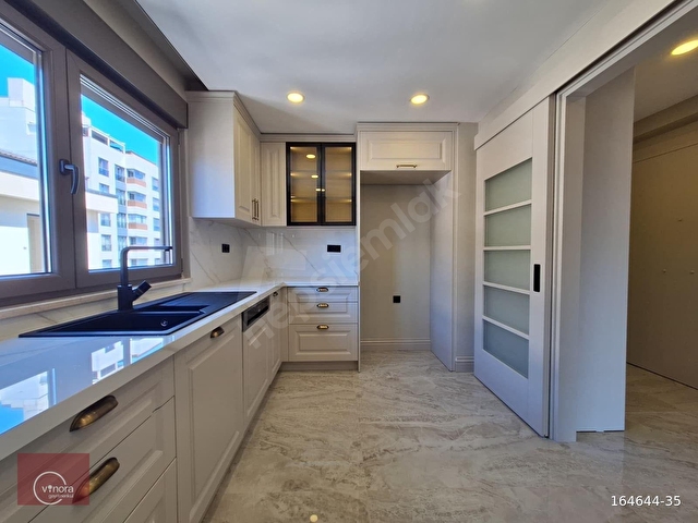 CADDEBOSTANDA SAHİLE VE BAĞDAT CADDESİNE YAKIN BOŞ GENİŞ 4+1 BALKONLU - Görsel 8