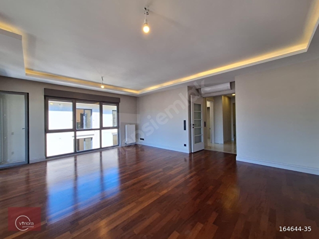 CADDEBOSTANDA SAHİLE VE BAĞDAT CADDESİNE YAKIN BOŞ GENİŞ 4+1 BALKONLU - Görsel 4