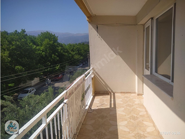 Salihli Cin Emlaktan Kurtuluş Mah Gümüşçayı Kiralık 3+1 140 M2 3 kat Doğalgazlı Daire - Görsel 2